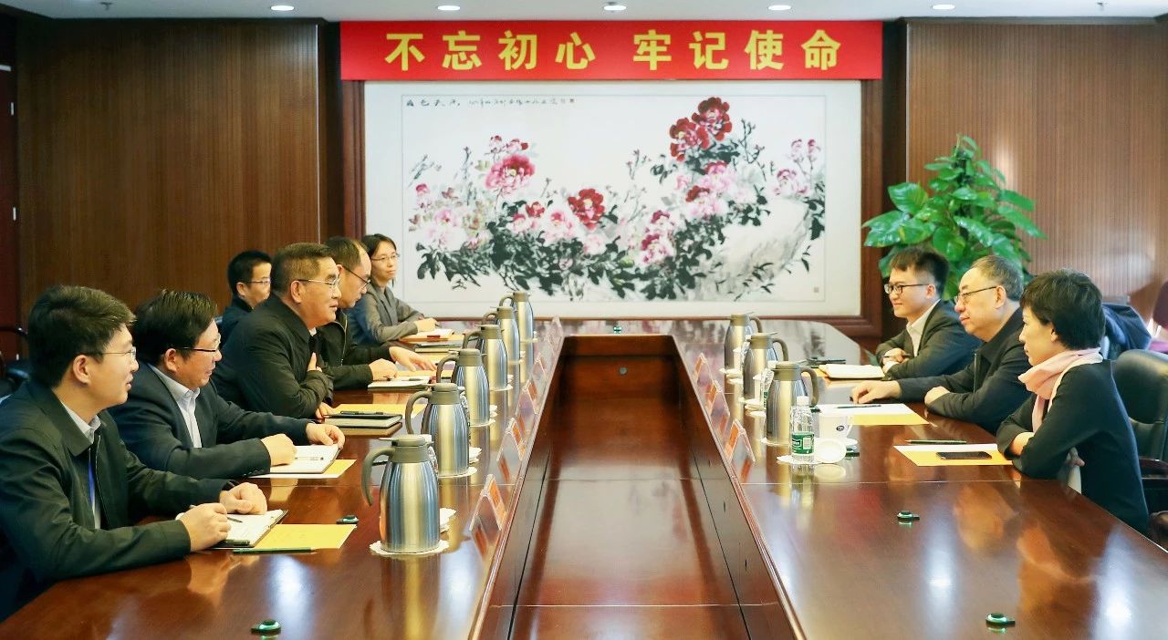 姜仁鋒會見中國國新黨委委員、總會計師劉學(xué)詩 